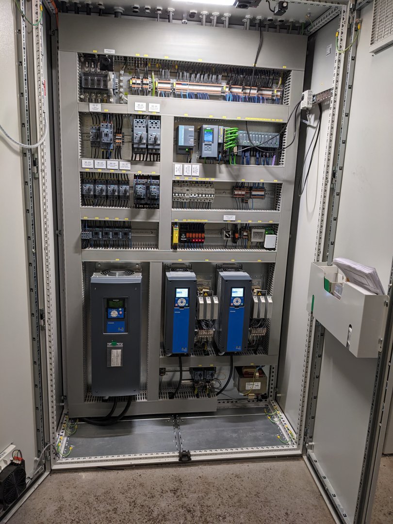 PXL 20240214 103945003